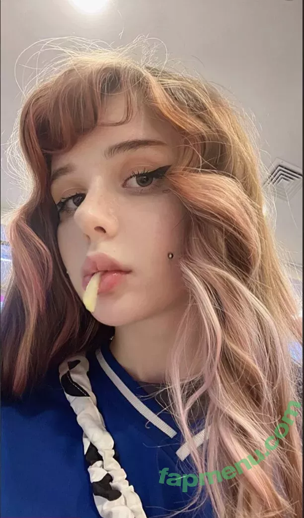 frauleinmilk nude photo #0217 (suisai.uwu / suisaiuwu)