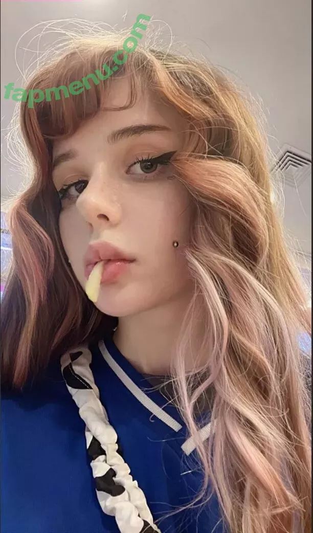 frauleinmilk nude photo #0220 (suisai.uwu / suisaiuwu)