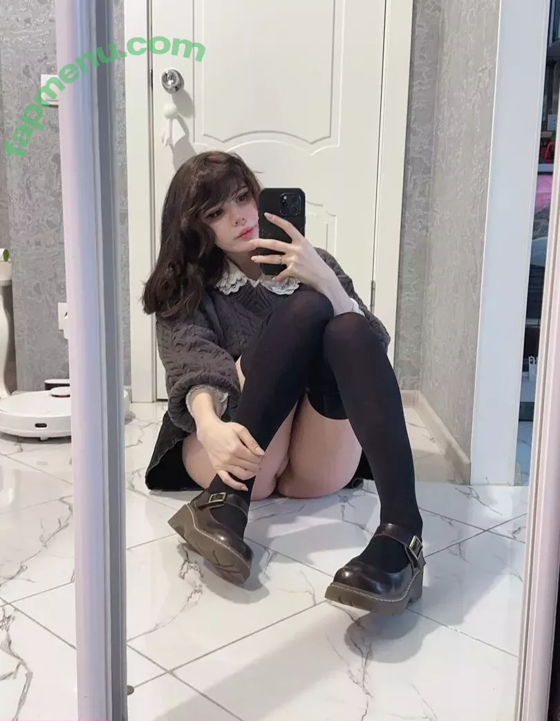 frauleinmilk nude photo #0443 (suisai.uwu / suisaiuwu)