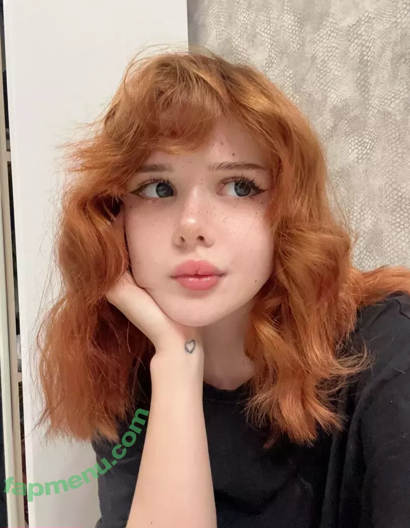 frauleinmilk nude photo #0502 (suisai.uwu / suisaiuwu)