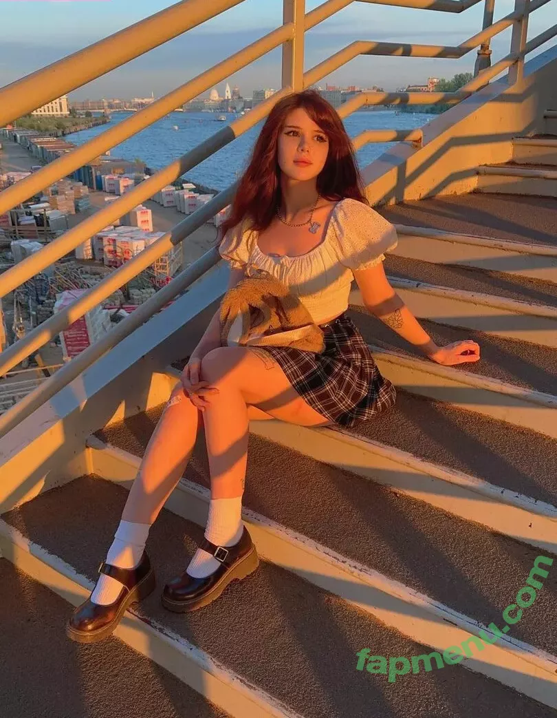 frauleinmilk nude photo #0512 (suisai.uwu / suisaiuwu)