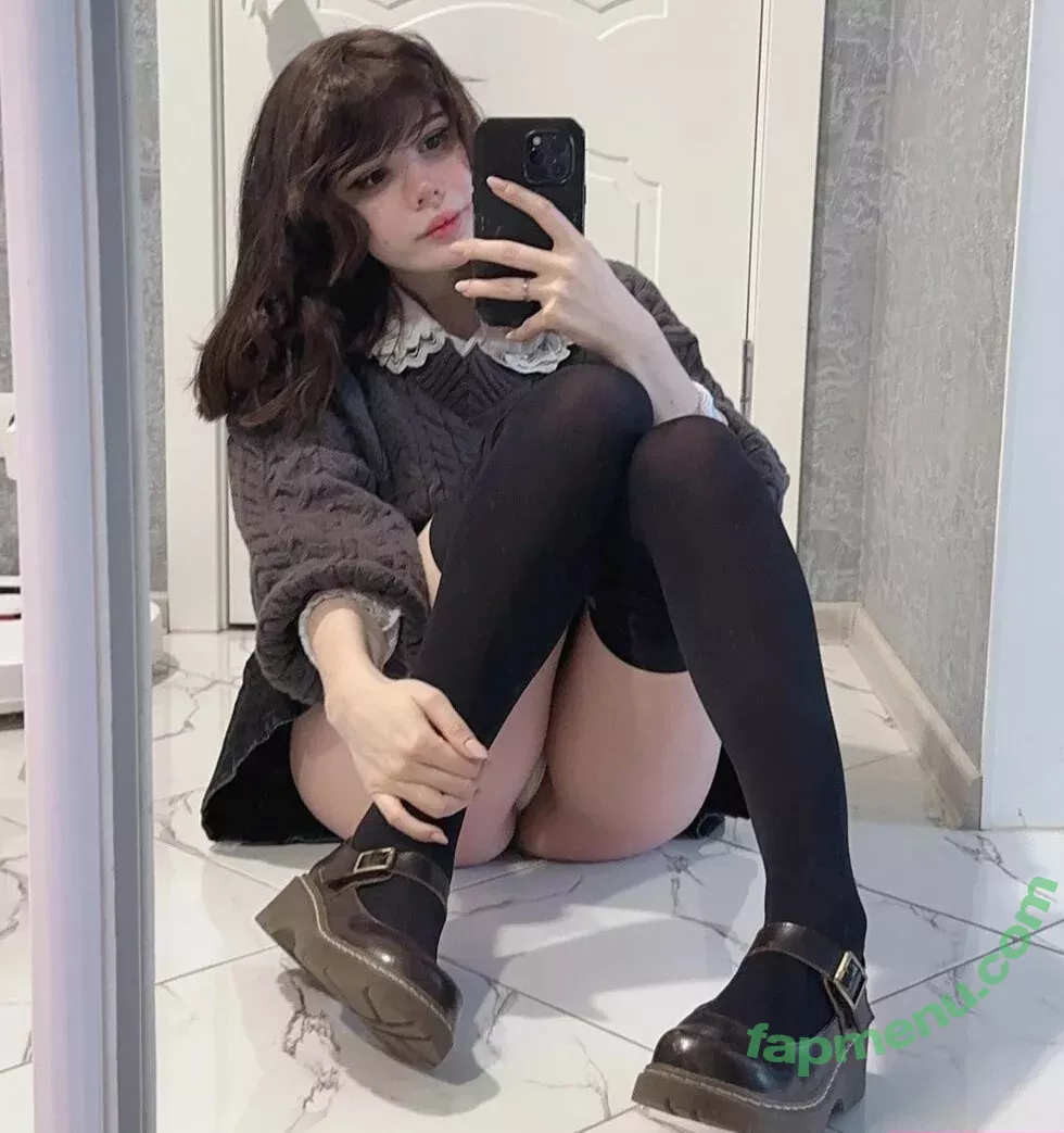 frauleinmilk nude photo #0800 (suisai.uwu / suisaiuwu)