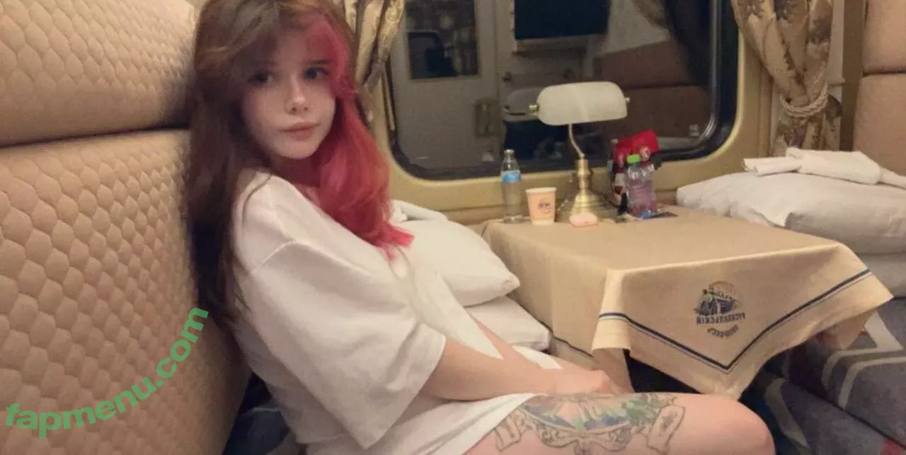 frauleinmilk nude photo #0807 (suisai.uwu / suisaiuwu)