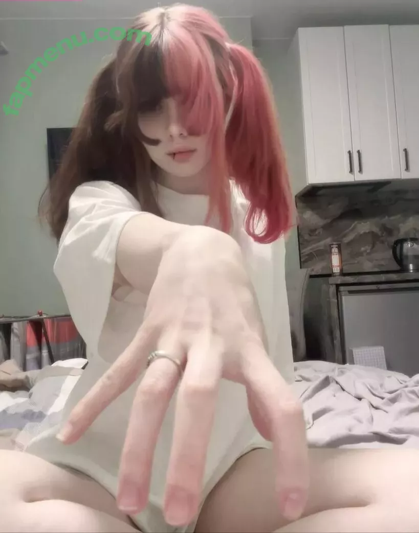 frauleinmilk nude photo #0814 (suisai.uwu / suisaiuwu)