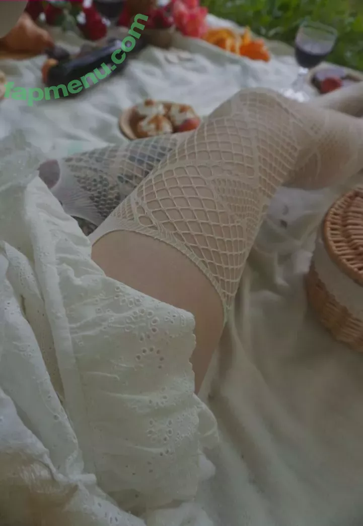 frauleinmilk nude photo #0930 (suisai.uwu / suisaiuwu)