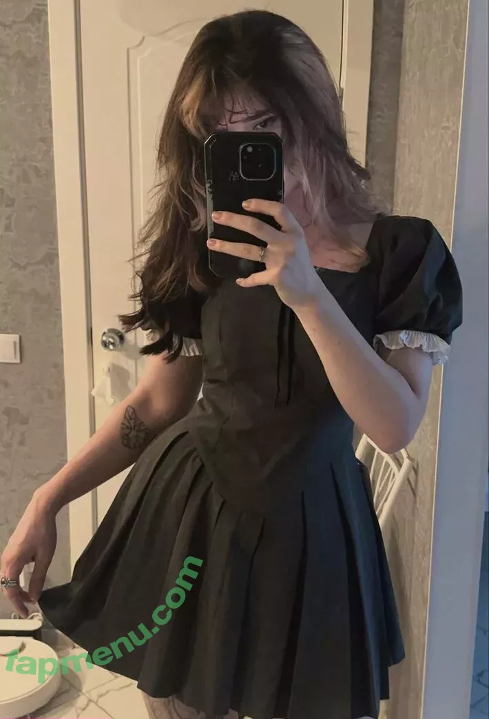 frauleinmilk nude photo #1055 (suisai.uwu / suisaiuwu)