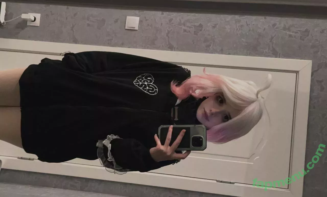 frauleinmilk nude photo #1131 (suisai.uwu / suisaiuwu)