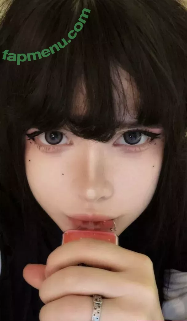 frauleinmilk nude photo #1246 (suisai.uwu / suisaiuwu)