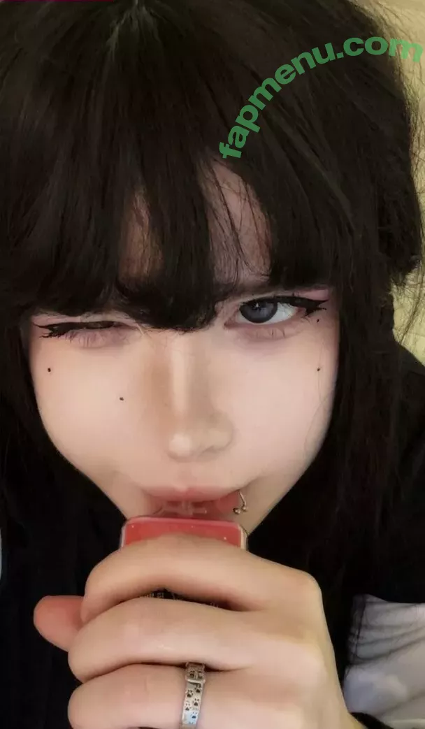 frauleinmilk nude photo #1249 (suisai.uwu / suisaiuwu)