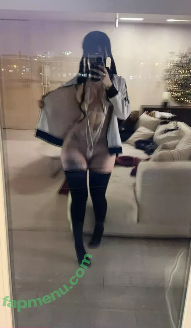 frauleinmilk nude photo #1262 (suisai.uwu / suisaiuwu)