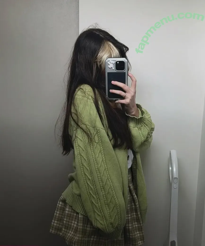 frauleinmilk nude photo #1475 (suisai.uwu / suisaiuwu)