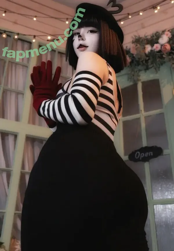 frauleinmilk nude photo #1545 (suisai.uwu / suisaiuwu)