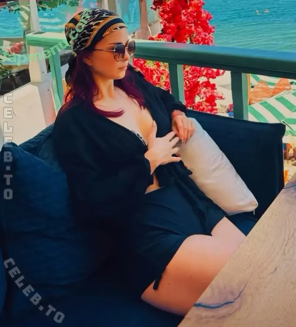 FreakinMagical nude photo #0298 (NastassjaStr / NastassjaStrobel / freakingmagical / nastilightman)