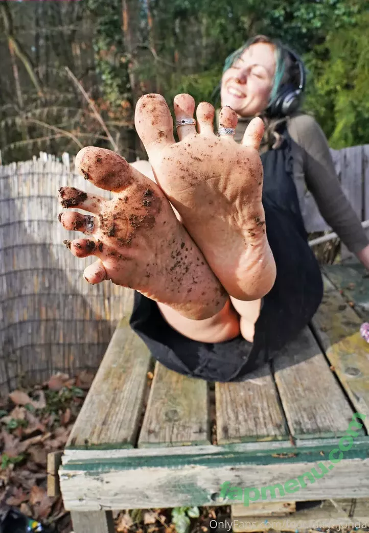 freakyfjonda nude photo #0020 (freakyfjondaxxx / freakyfreda)