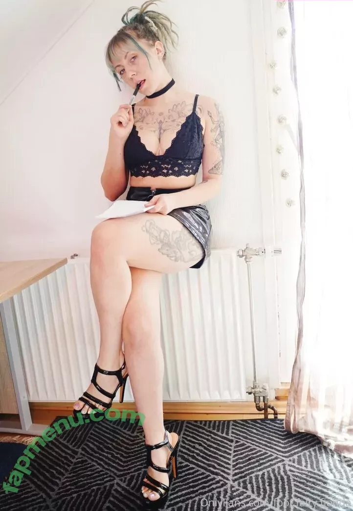 freakyfjonda nude photo #0066 (freakyfjondaxxx / freakyfreda)