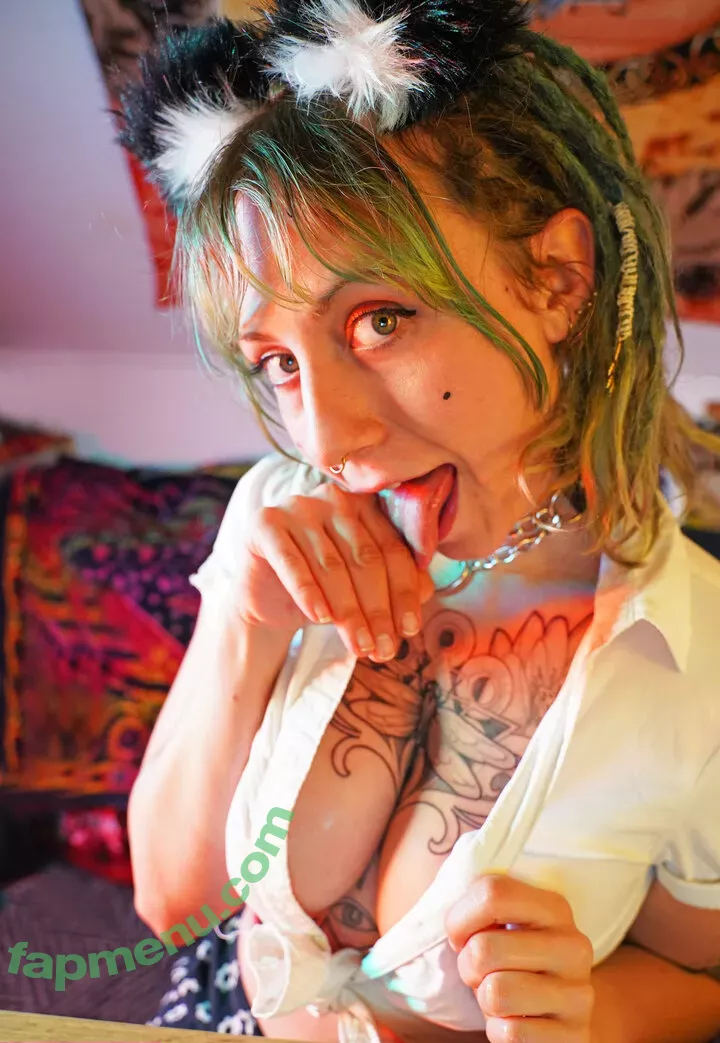 freakyfjonda nude photo #0073 (freakyfjondaxxx / freakyfreda)