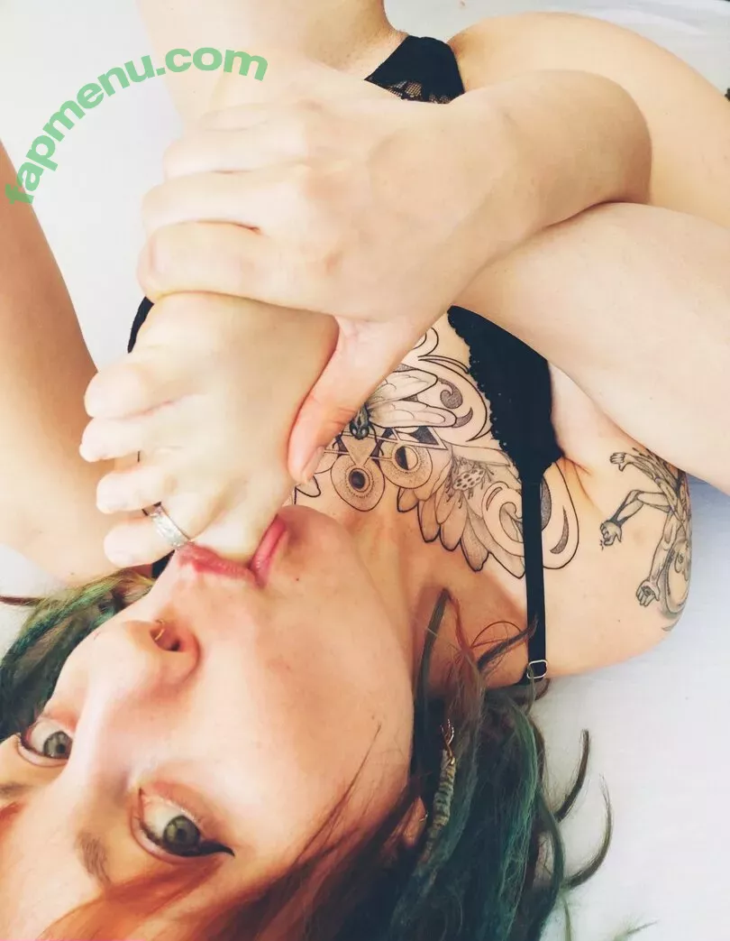 freakyfjonda nude photo #0086 (freakyfjondaxxx / freakyfreda)