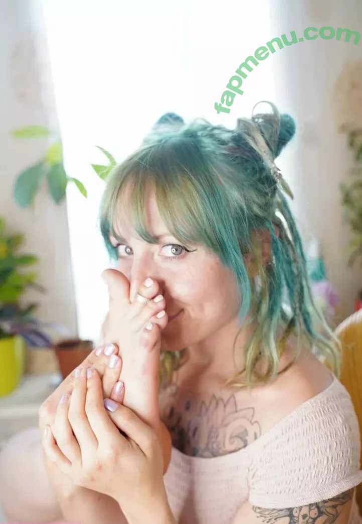 freakyfjonda nude photo #0127 (freakyfjondaxxx / freakyfreda)