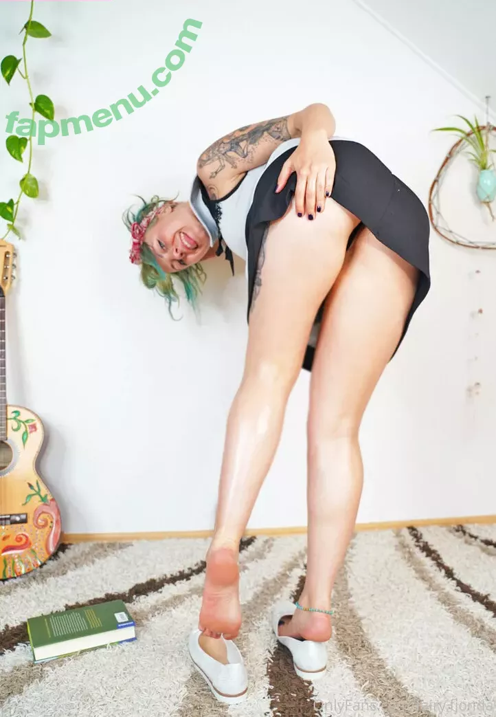 freakyfjonda nude photo #0128 (freakyfjondaxxx / freakyfreda)