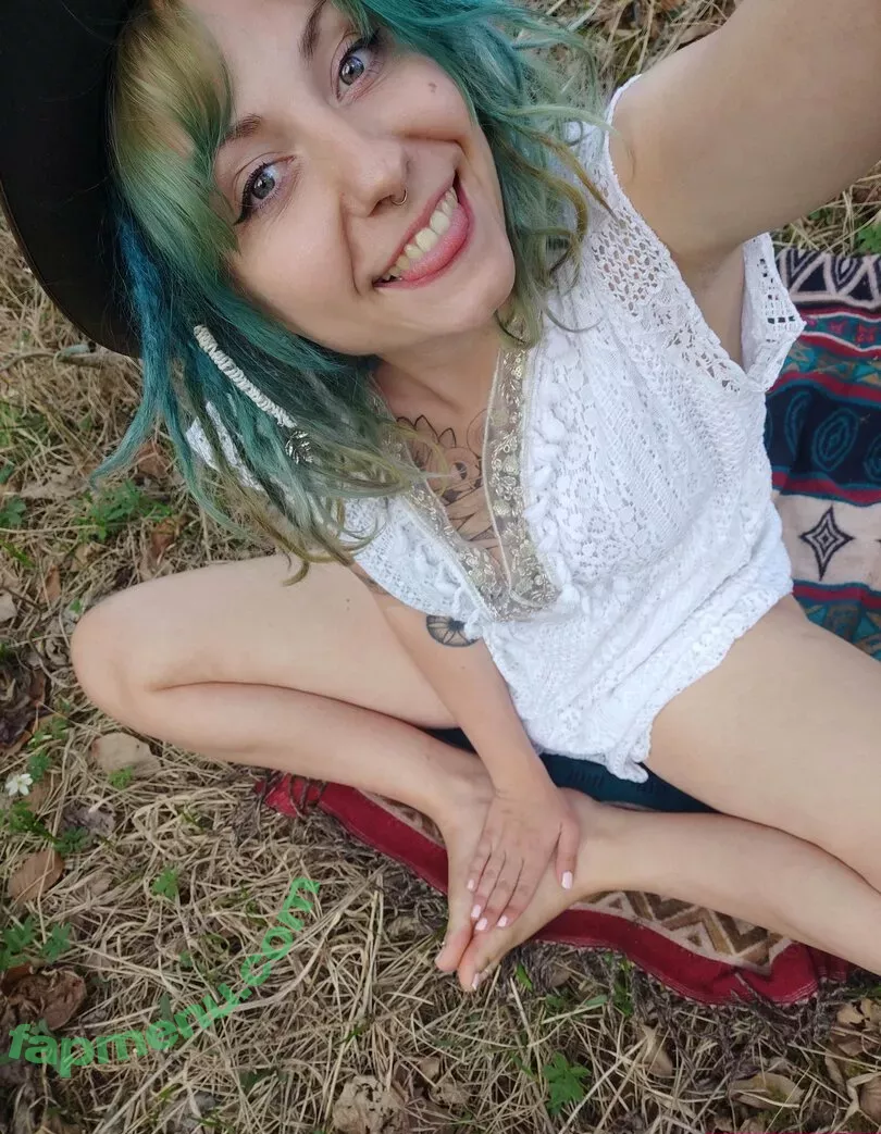 freakyfjonda nude photo #0155 (freakyfjondaxxx / freakyfreda)