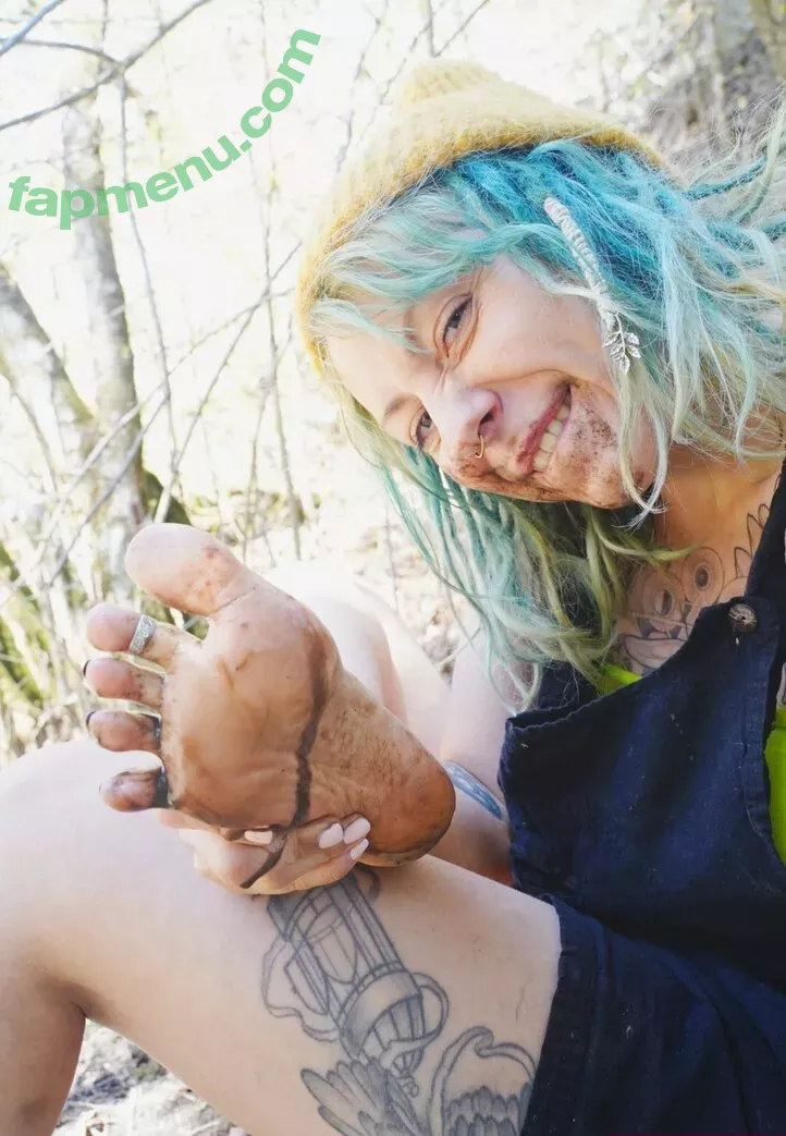 freakyfjonda nude photo #0161 (freakyfjondaxxx / freakyfreda)