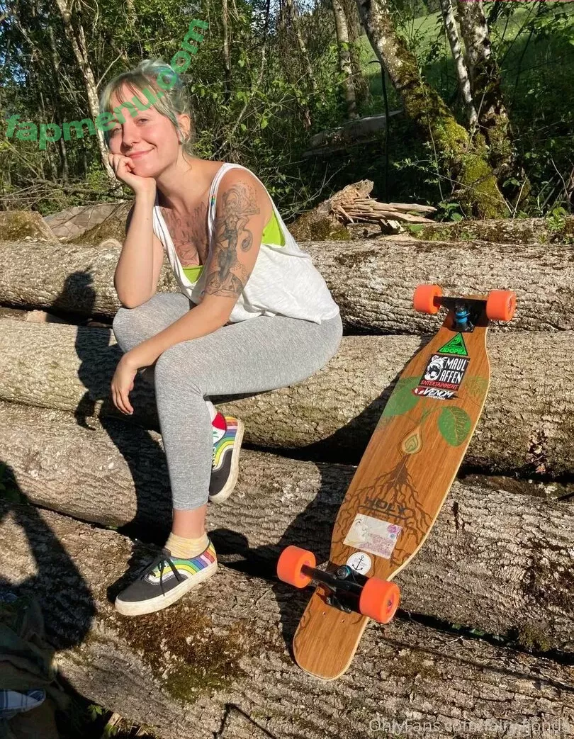 freakyfjonda nude photo #0228 (freakyfjondaxxx / freakyfreda)