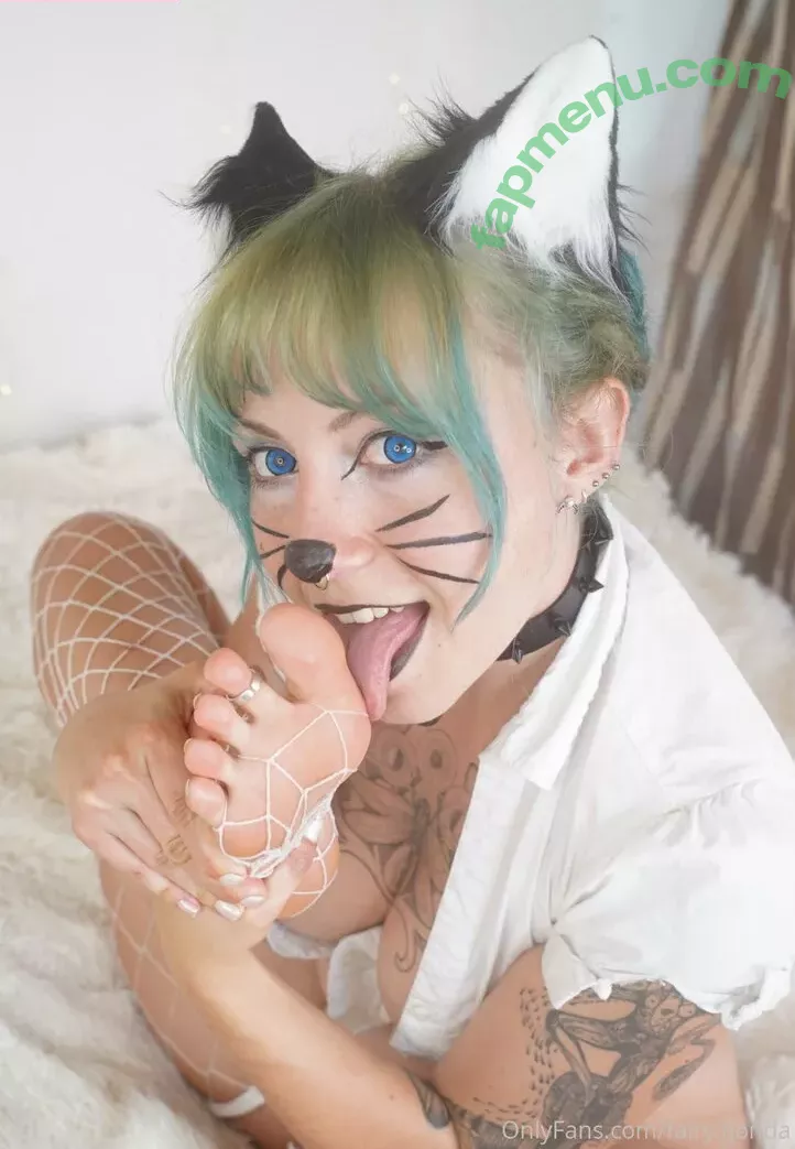 freakyfjonda nude photo #0238 (freakyfjondaxxx / freakyfreda)