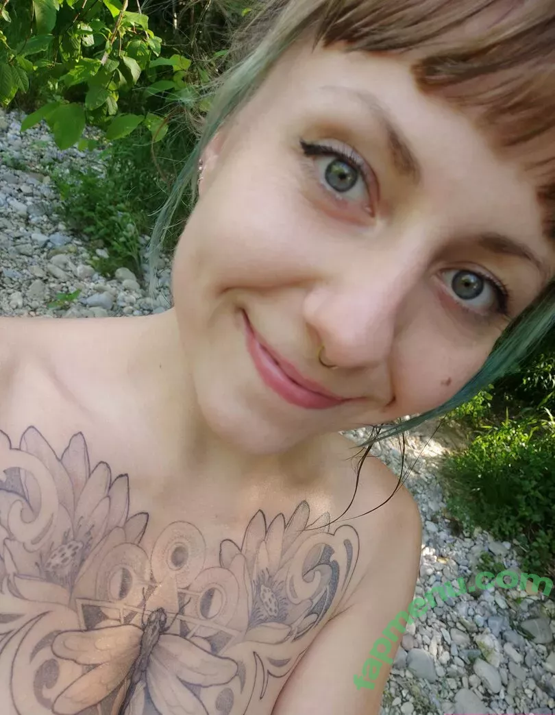 freakyfjonda nude photo #0285 (freakyfjondaxxx / freakyfreda)