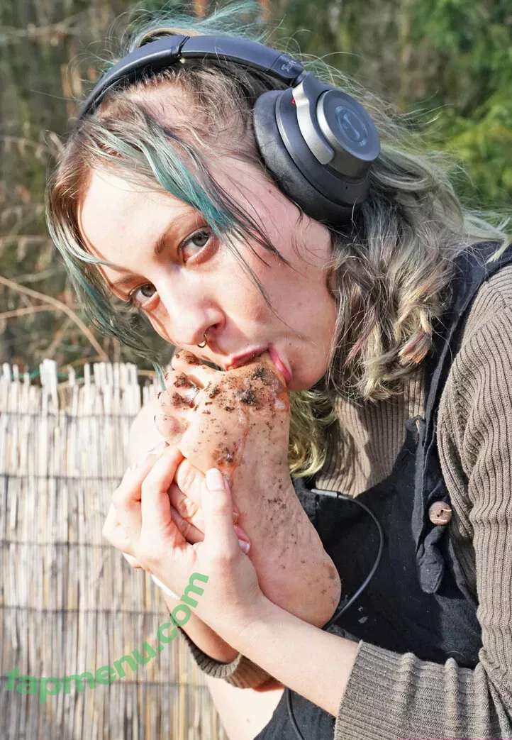 freakyfjonda nude photo #0578 (freakyfjondaxxx / freakyfreda)