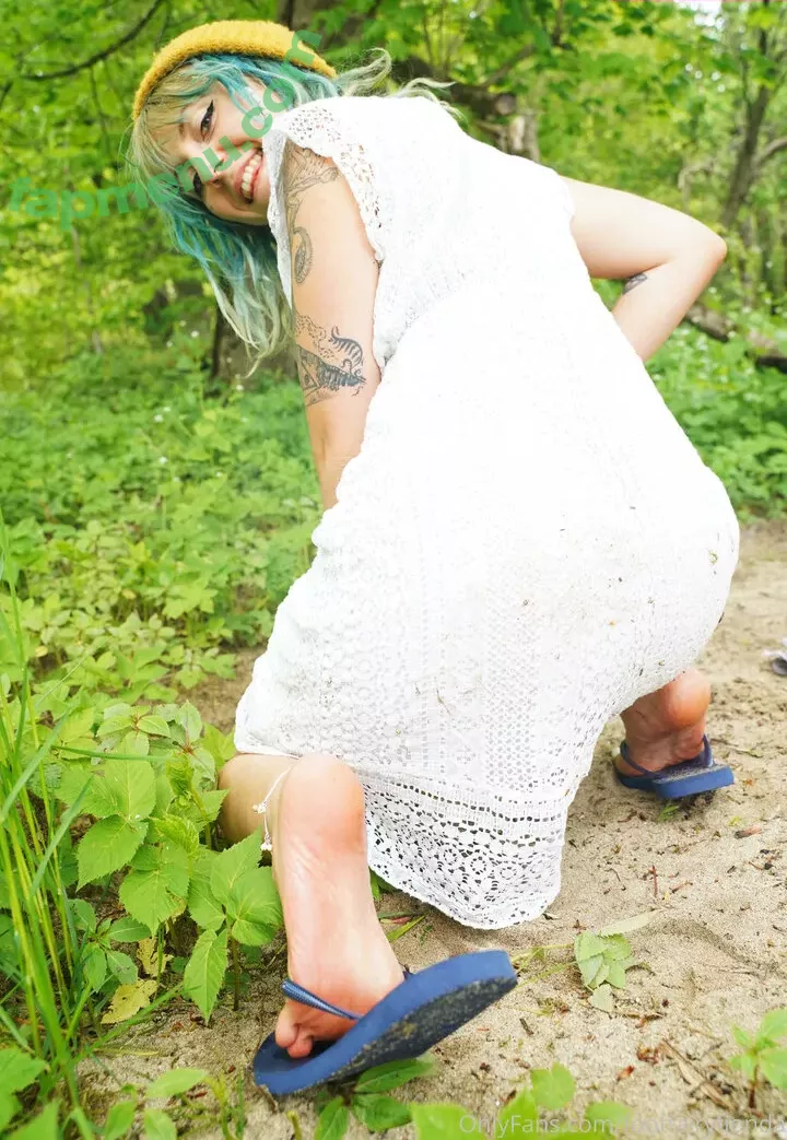 freakyfjonda nude photo #0649 (freakyfjondaxxx / freakyfreda)