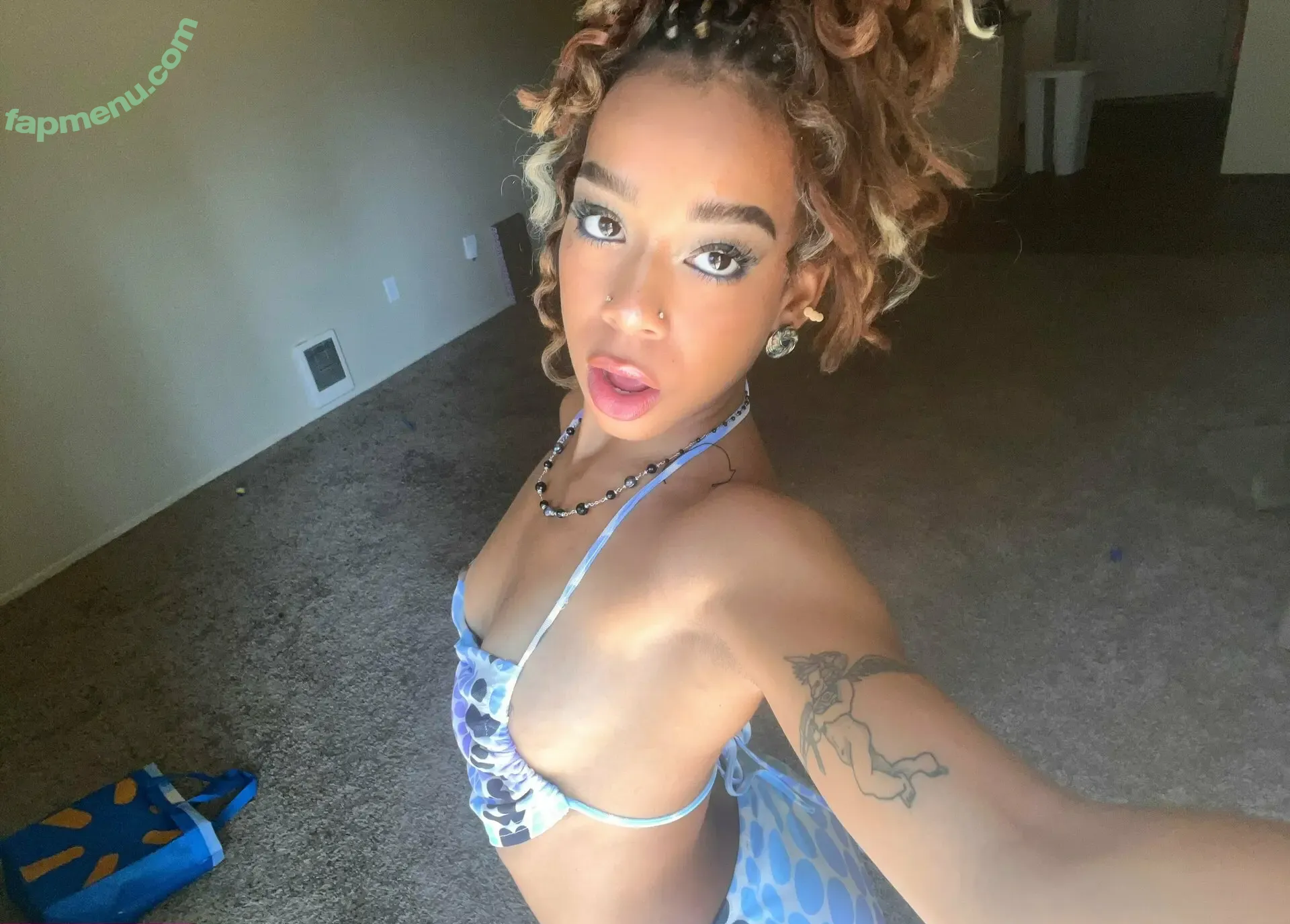 freakyfreyak nude photo #0014 (freakyfreyak)