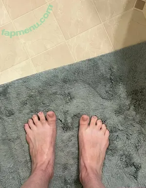 freckledspirit / Creepyspookygirl / Freakysweetgirl / creepy_toes / freckled.spirits / freckledspirit2 nude photo #0463