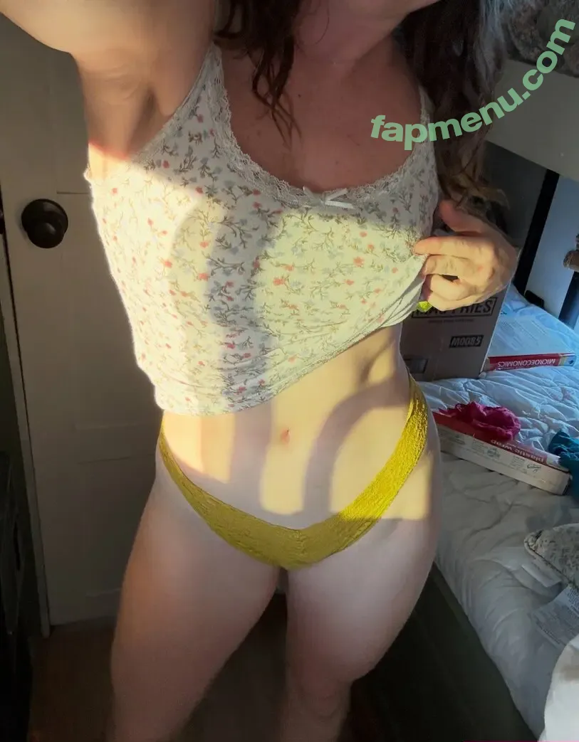 freckledspirit nude photo #0528 (Creepyspookygirl / Freakysweetgirl / creepy_toes / freckled.spirits / freckledspirit2)