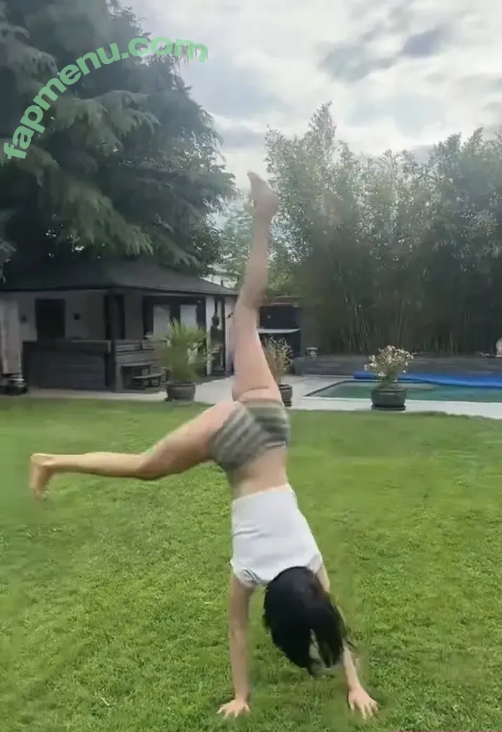 freckles asmr nude photo #0032 (freckles_asmr / frecklesasmr / zundayyyy)