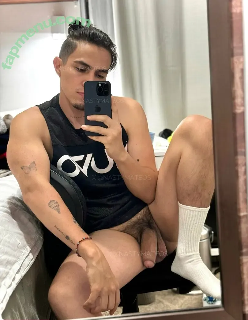 free_hectormayal nude photo #0006 (free_hectormayal)