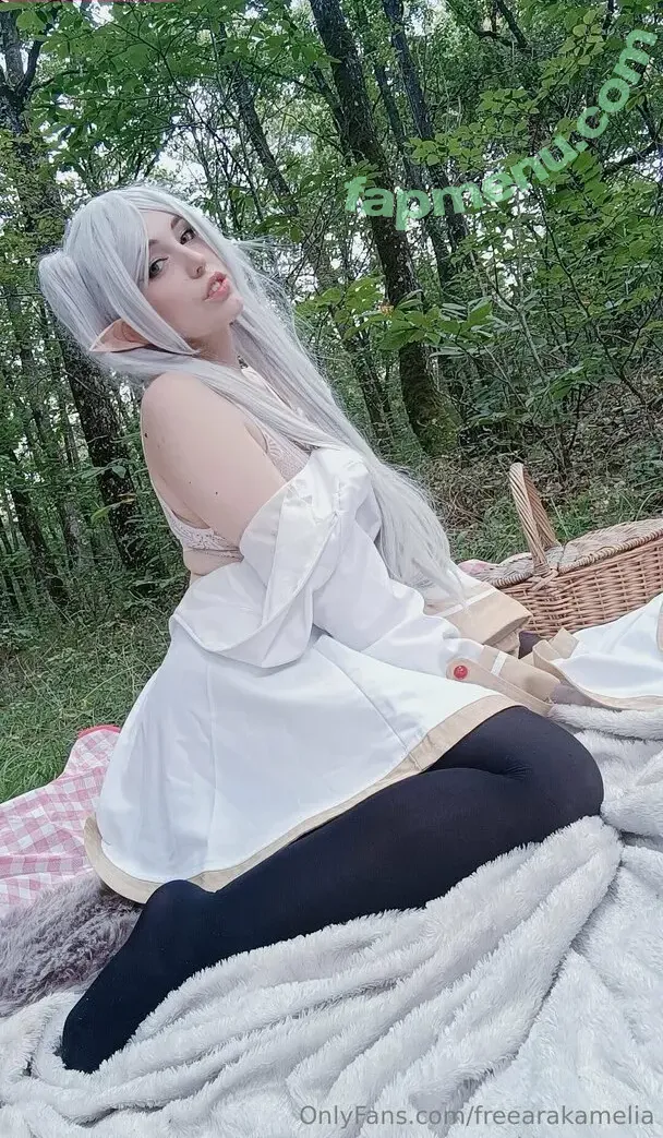 freearakamelia nude photo #0022 (freearakamelia)