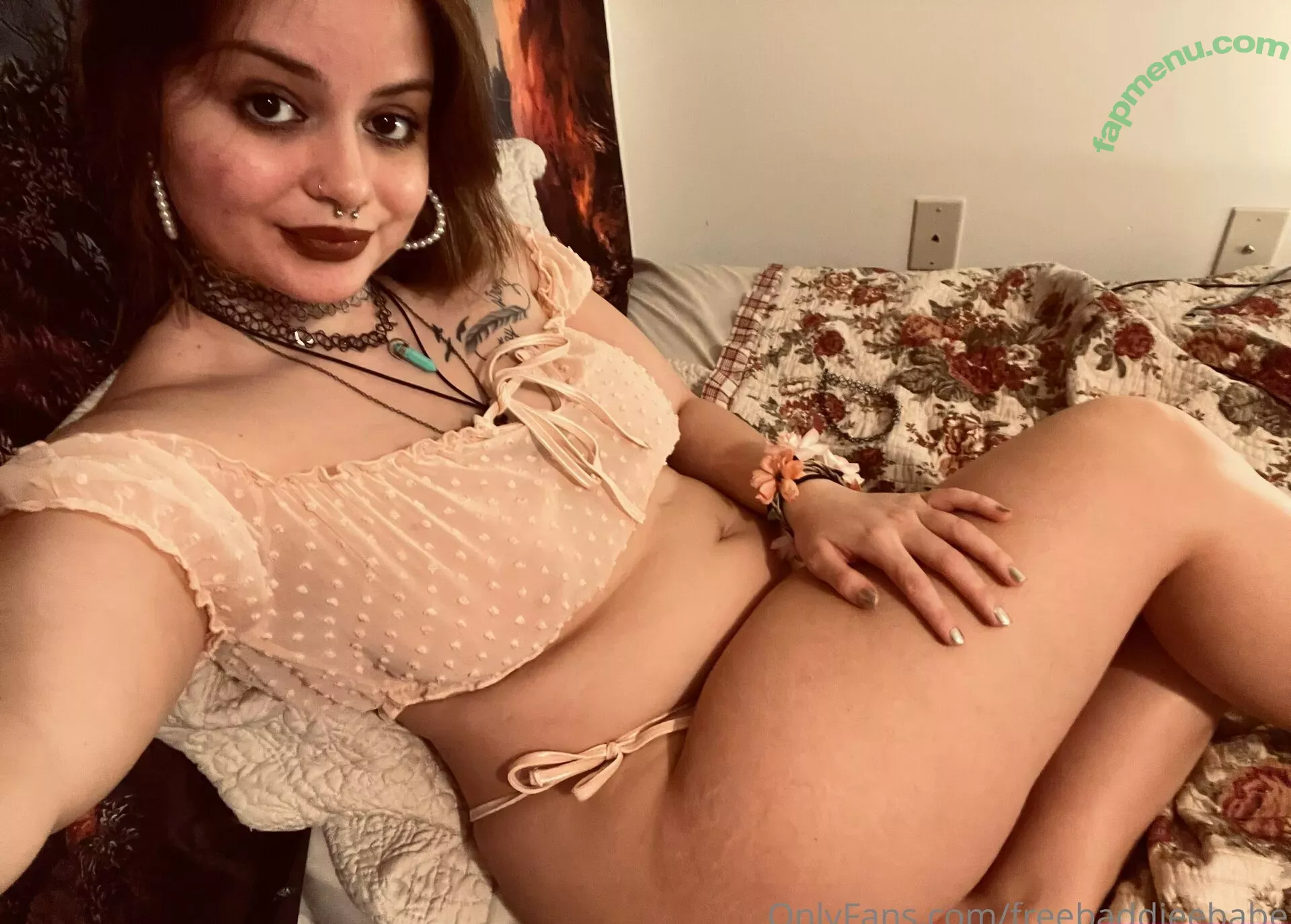 freebaddieebabe nude photo #0210 (freebaddieebabe)