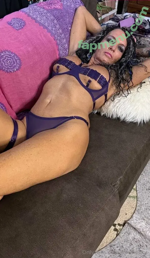 freebecky nude photo #0210 (freenbeckbon)