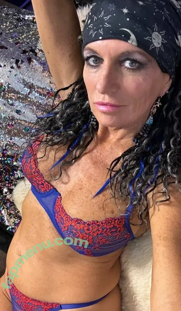 freebecky nude photo #0219 (freenbeckbon)