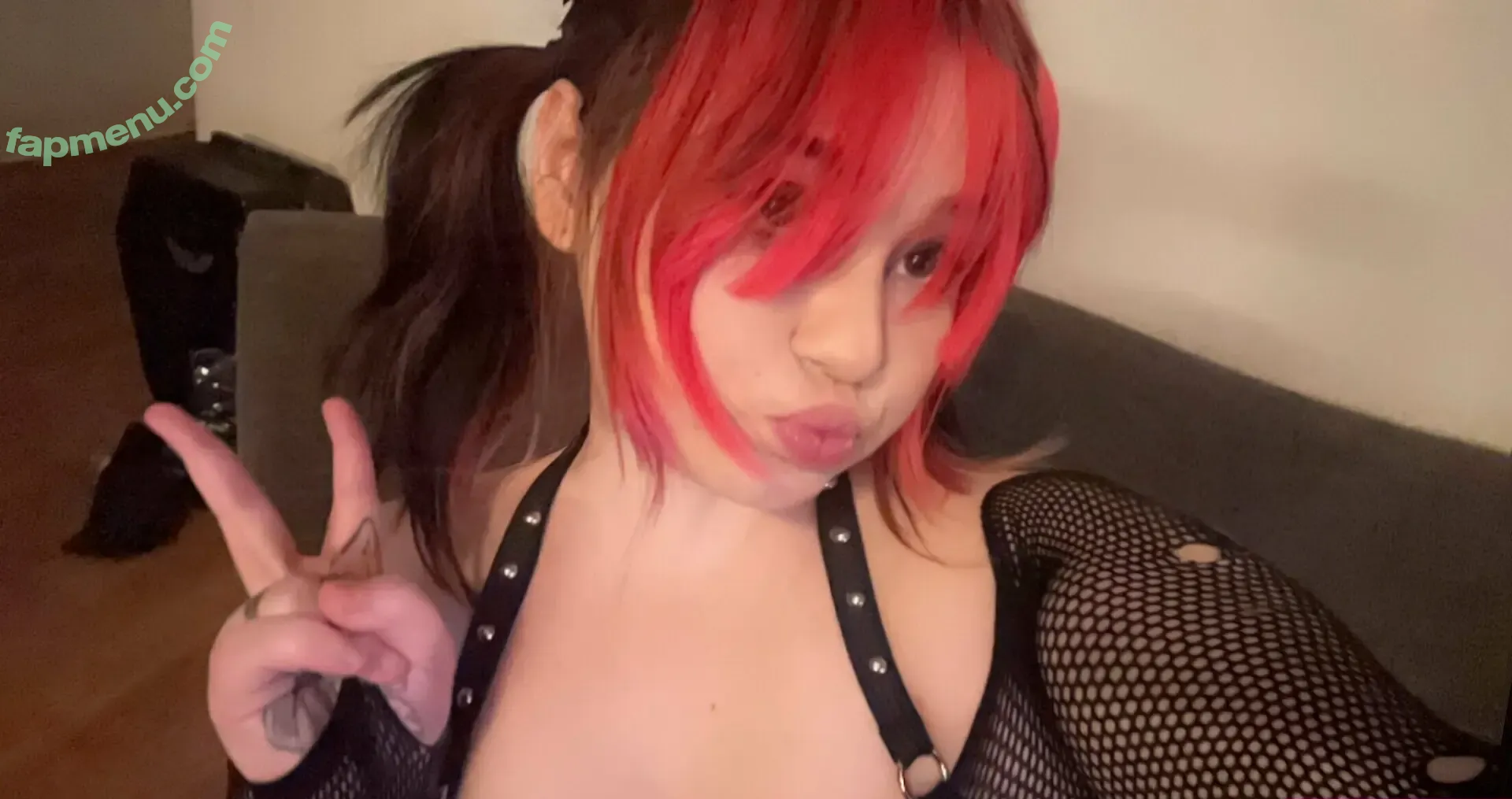 freecyberspit nude photo #0015 (freecyberspit)