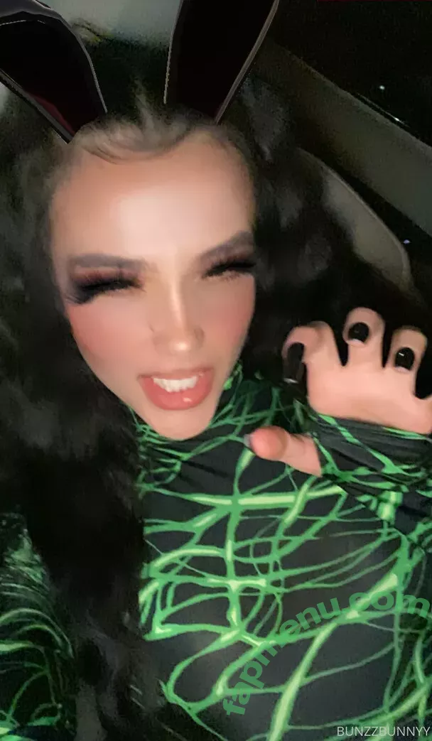 freedaisydeville nude photo #0001 (little_stupid_dreamer_)
