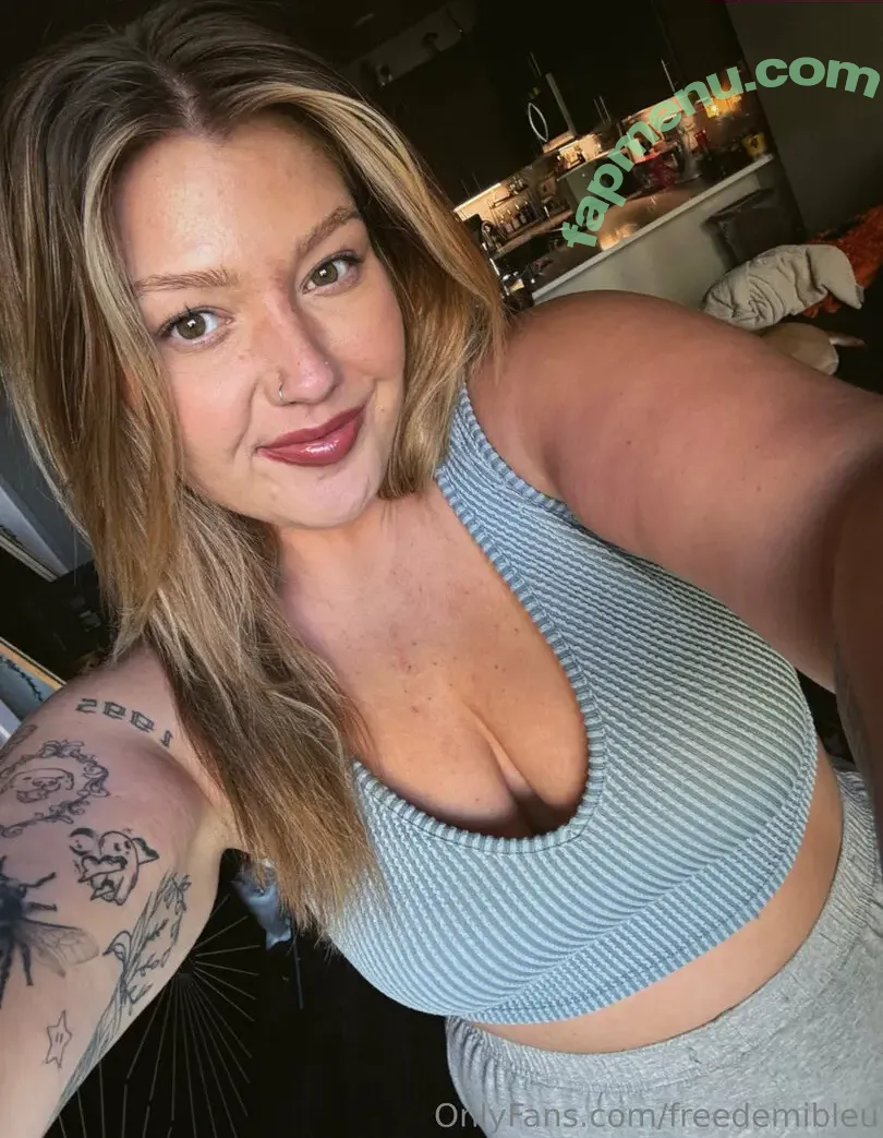 freedemibleu nude photo #0027 (freedemradio)