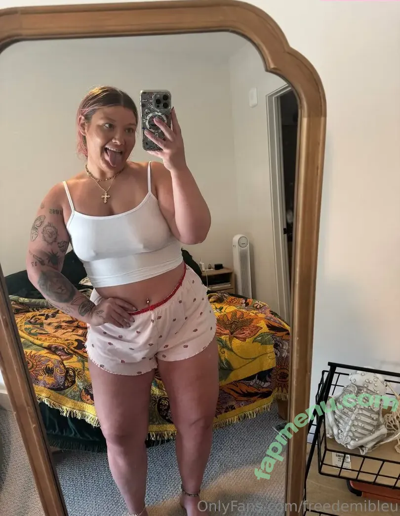 freedemibleu nude photo #0035 (freedemradio)