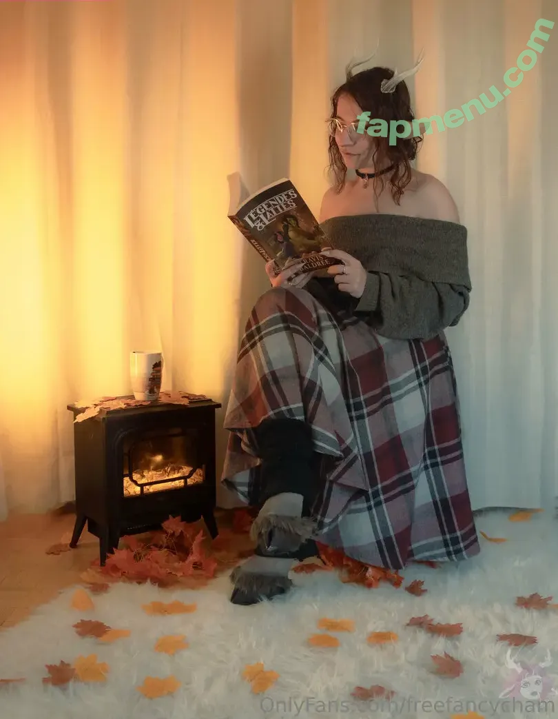 freefancycham nude photo #0062 (fokesnextdoor)