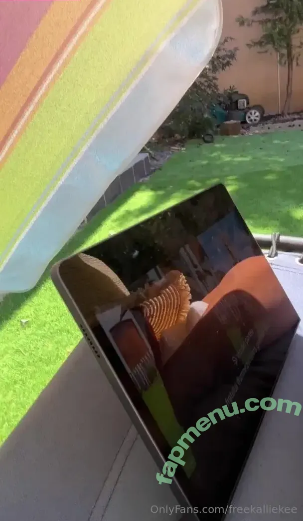 freekalliekee nude photo #0043 (freekalliekee)