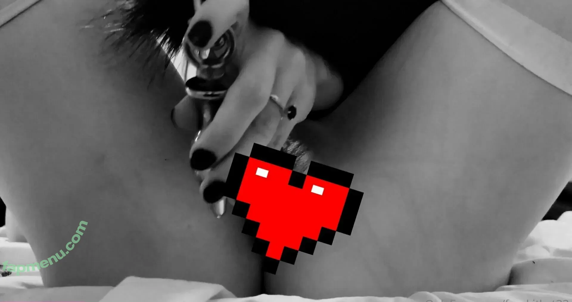 freekitkat33 nude photo #0017 (freekitkat_)