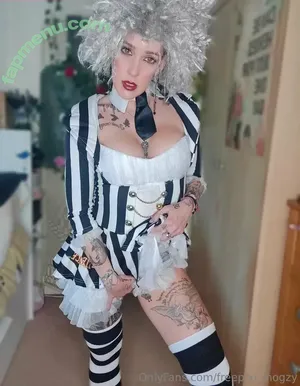  nude photo #0004