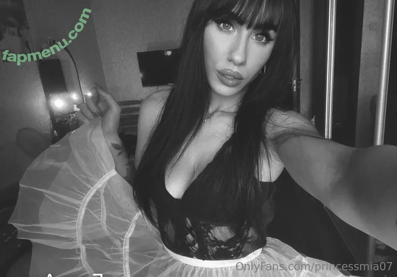 freeprincessmia07 nude photo #0007 (freeprincessmia07)