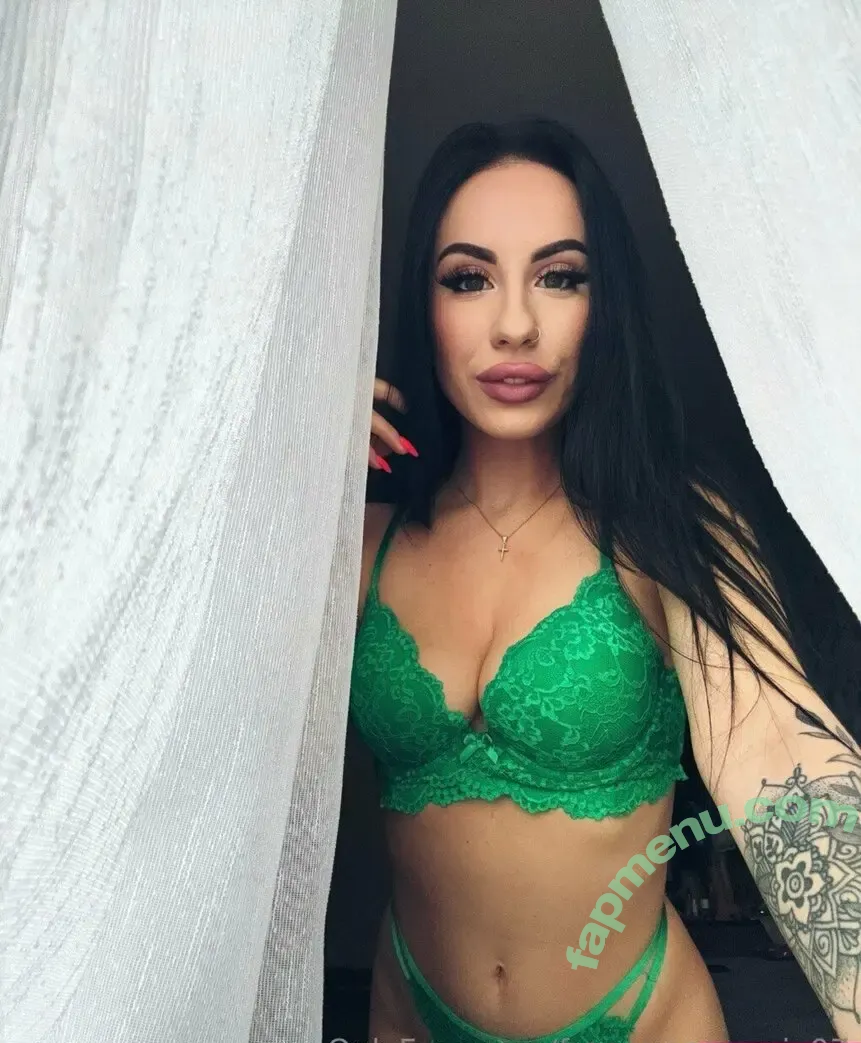 freeprincessmia07 nude photo #0035 (freeprincessmia07)