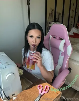 freethecece / thefreemoneyshow nude photo #0089